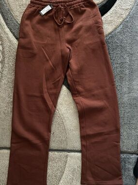Boohoo 330GSM Straight Leg Basic Jogger CHOCOLATE size small